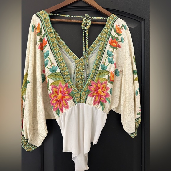 FARM Rio Multicolor Embroidered Blouse - Picture 4 of 4